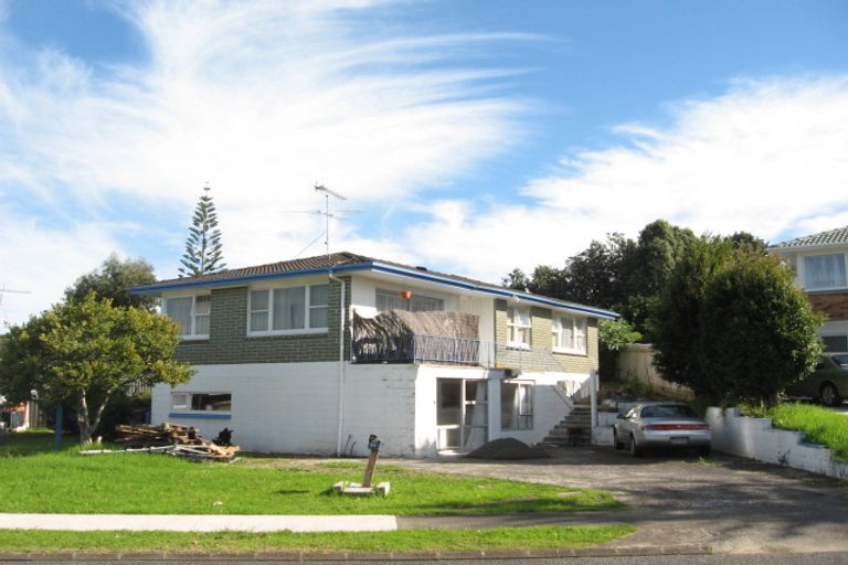 Photo of property in 32 Megan Avenue, Pakuranga Heights, Auckland, 2010