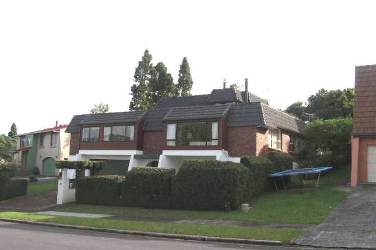 Photo of property in 9 Langstone Place, Chatswood, Auckland, 0626