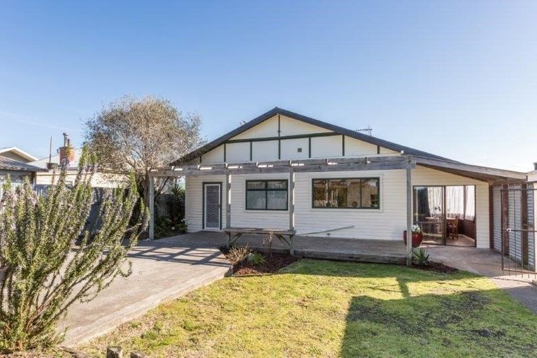 Photo of property in 8 Te Awa Avenue, Te Awa, Napier, 4110