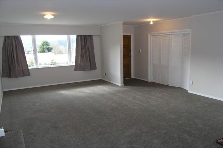 Photo of property in 28 Thomson Grove, Stokes Valley, Lower Hutt, 5019