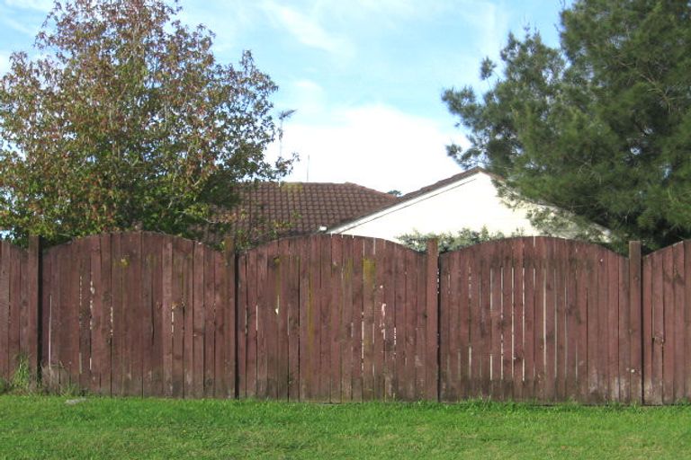 Photo of property in 12 Mile Place, Henderson, Auckland, 0612