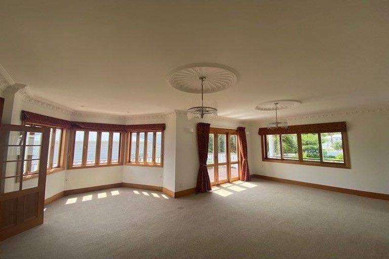 Photo of property in 5-7 Mahoe Street, Eastbourne, Lower Hutt, 5013