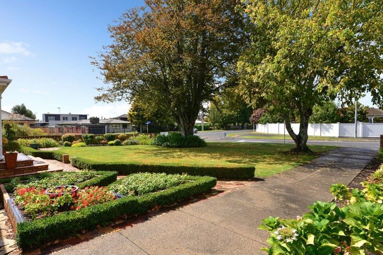 Photo of property in 37 Dalethorpe Avenue, Fairfield, Hamilton, 3214