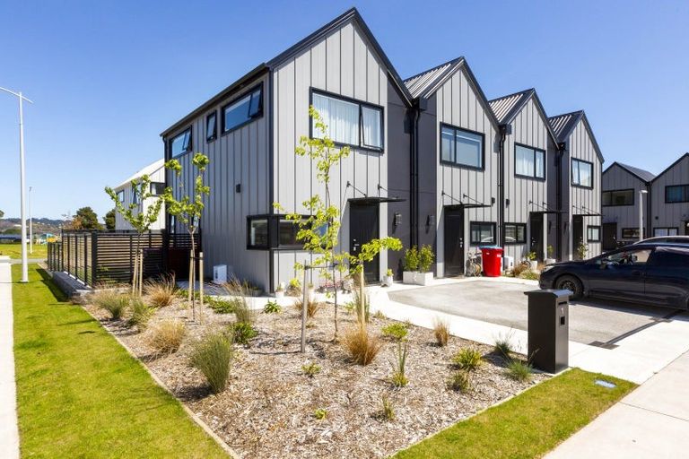 Photo of property in 1 Raeble Walkington Lane, Wallaceville, Upper Hutt, 5018