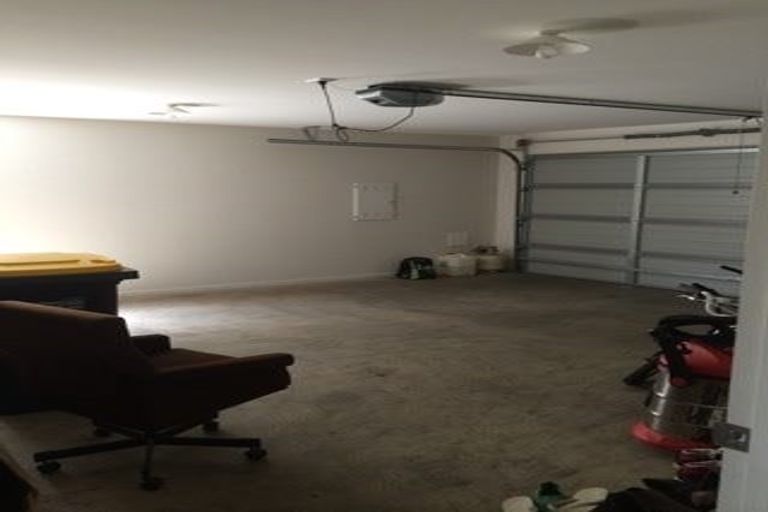 Photo of property in 68 Popokatea Drive, Takanini, 2112