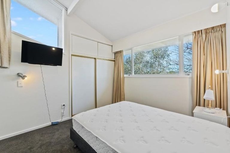 Photo of property in 12 Lynfield Avenue, Ilam, Christchurch, 8041