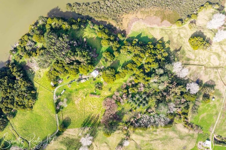 Photo of property in 227 Mountain Road, Maungaturoto, 0587