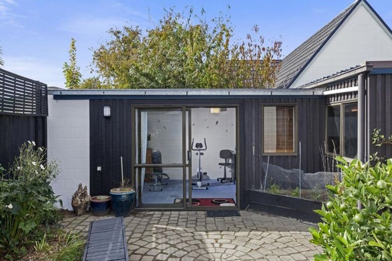 Photo of property in 43n Waimairi Road, Upper Riccarton, Christchurch, 8041