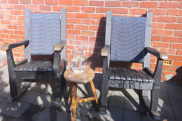 Photo of property in 10 Mersey Street, Island Bay, Wellington, 6023