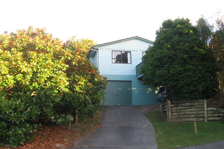 Photo of property in 34 Mannering Place, Hillcrest, Auckland, 0627