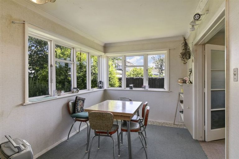 Photo of property in 9 Foster Street, Taita, Lower Hutt, 5011