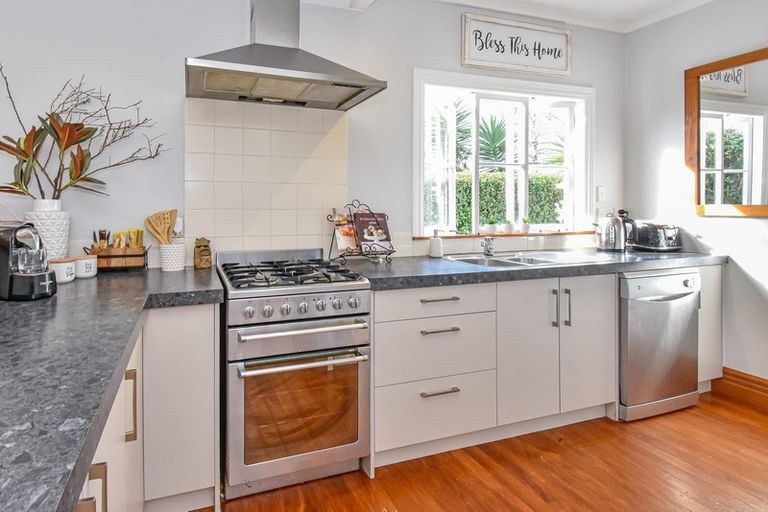 Photo of property in 84 Wattle Farm Road, Wattle Downs, Auckland, 2103