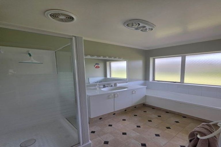 Photo of property in 10 Lynwood Place, Owhata, Rotorua, 3010