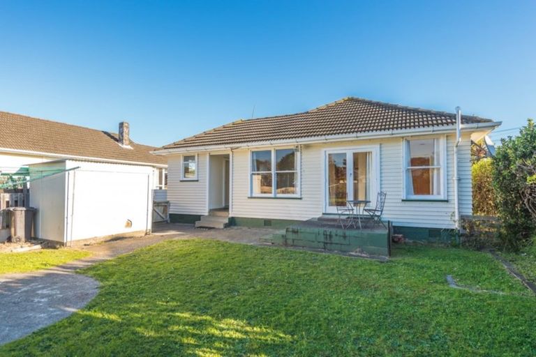 Photo of property in 8 Hadfield Crescent, College Estate, Whanganui, 4500