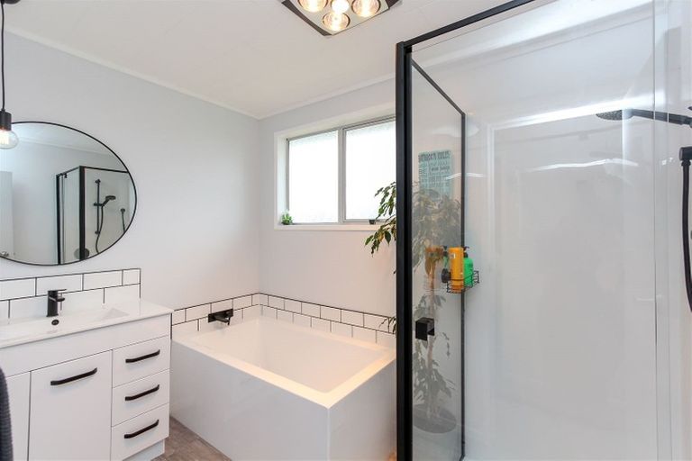 Photo of property in 3 Erica Place, Bell Block, New Plymouth, 4312