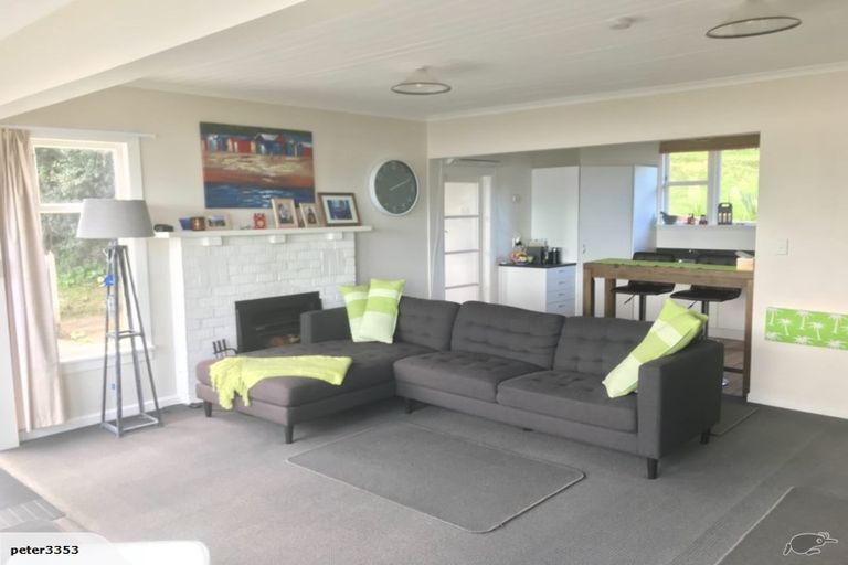 Photo of property in 8 Bewley Avenue, Macandrew Bay, Dunedin, 9014