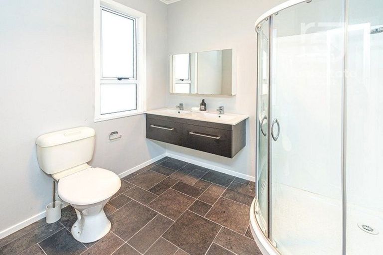 Photo of property in 72 Great North Road, Saint Johns Hill, Whanganui, 4500