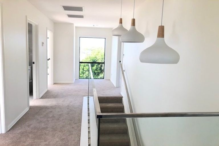 Photo of property in 12c Newhaven Terrace, Mairangi Bay, Auckland, 0630