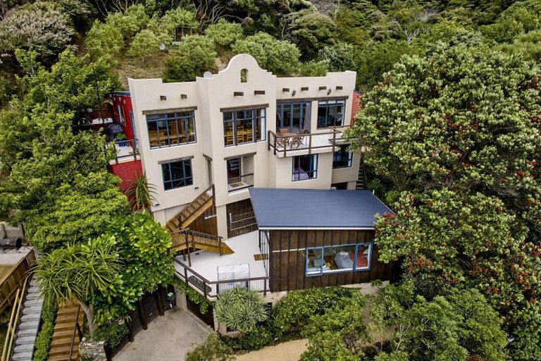 Photo of property in 82 Paremata Road, Paremata, Porirua, 5024