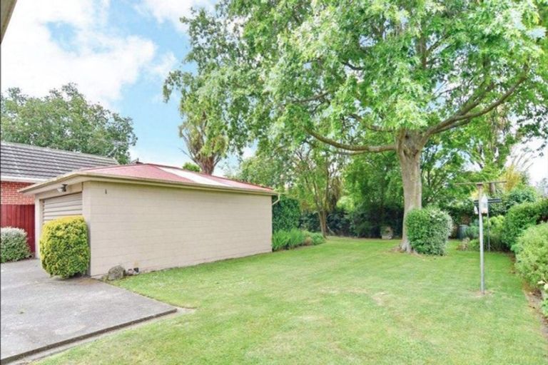 Photo of property in 222 Avonhead Road, Avonhead, Christchurch, 8042