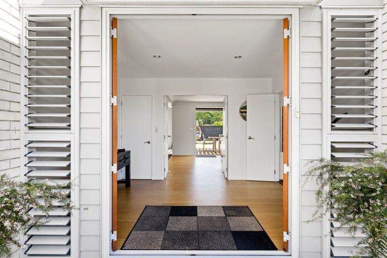 Photo of property in 5 The Esplanade, Huntington, Hamilton, 3210