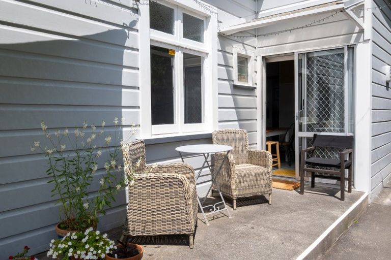 Photo of property in 8 Goldsmith Terrace, Hospital Hill, Napier, 4110
