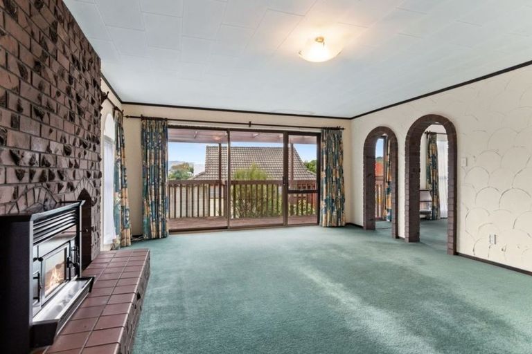 Photo of property in 6 Pioneer Grove, Silverstream, Upper Hutt, 5019