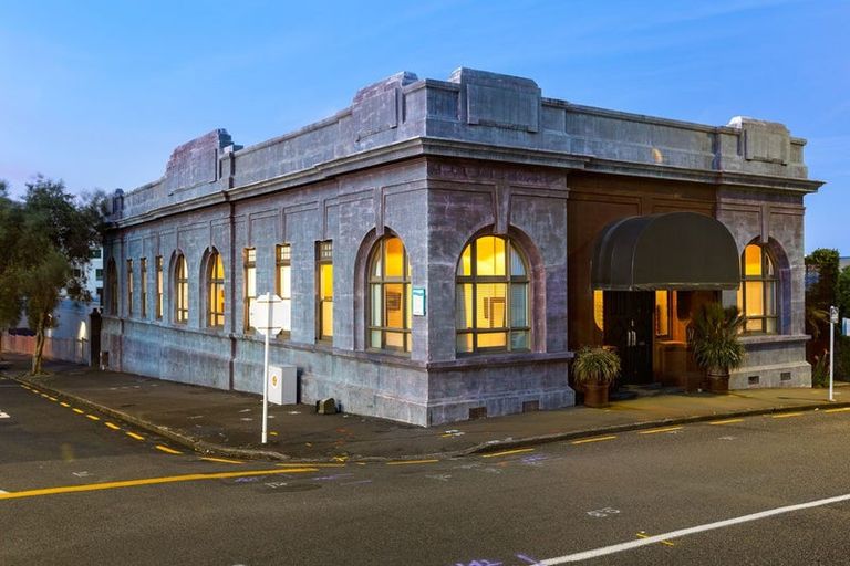 Photo of property in 29 Queen Street, New Plymouth, 4310