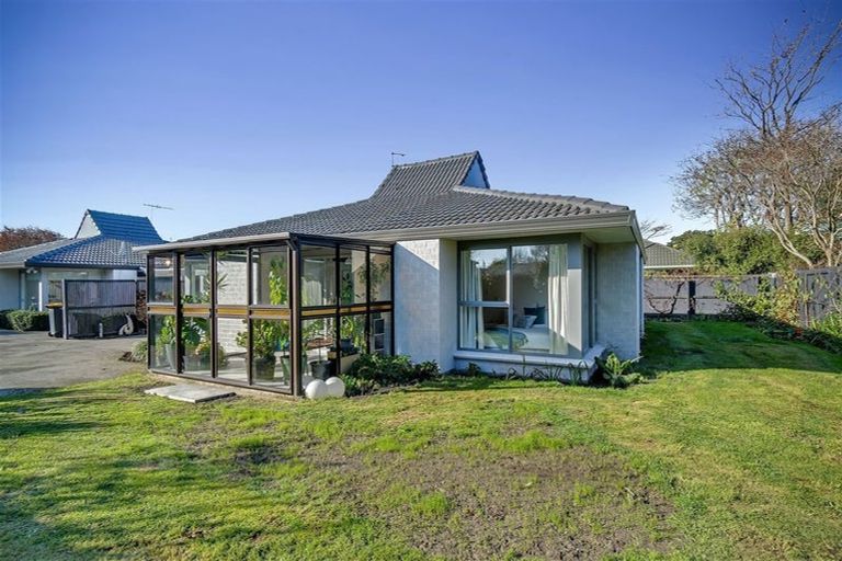 Photo of property in 1/195b Wairakei Road, Bryndwr, Christchurch, 8053