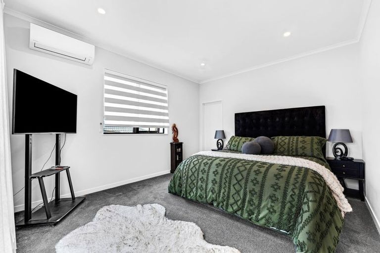 Photo of property in 12 Dolcetto Place, Pokeno, 2402