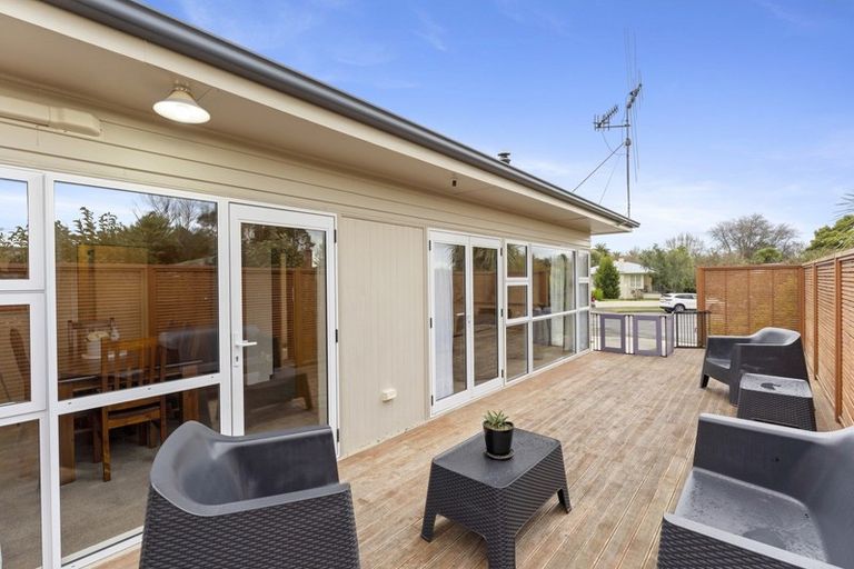 Photo of property in 17 Miles Place, Awapuni, Palmerston North, 4412
