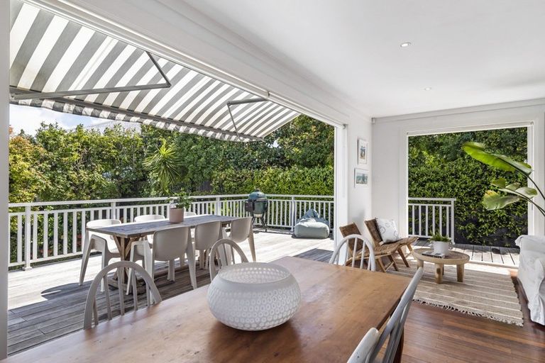 Photo of property in 109 Vauxhall Road, Narrow Neck, Auckland, 0624