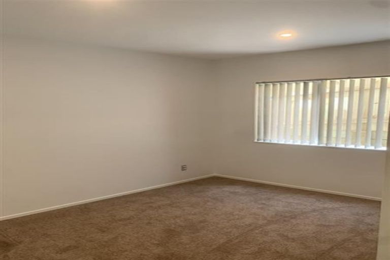 Photo of property in 32 Lime Hill Rise, Flat Bush, Auckland, 2019