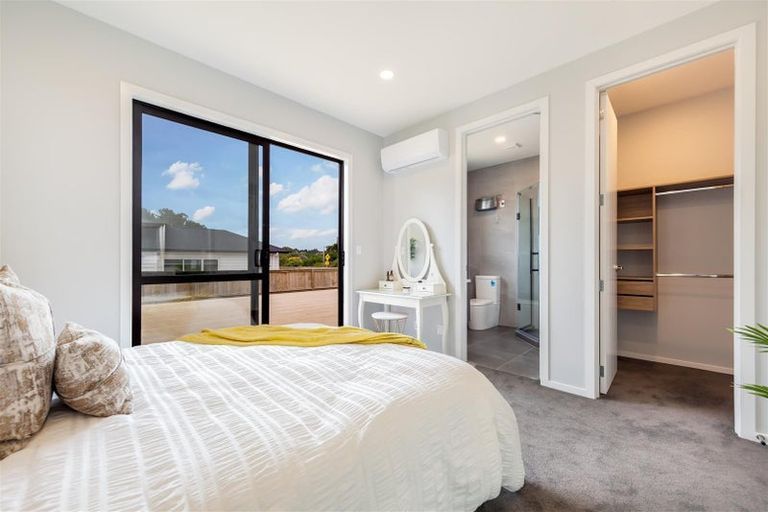 Photo of property in 22 Lewis Younie Road, Kumeu, 0810