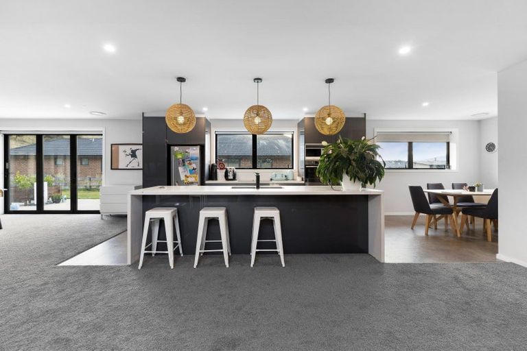 Photo of property in 31 Kingfisher Crescent, Albert Town, Wanaka, 9305