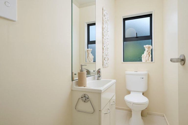 Photo of property in 20 Pyramid Place, Glen Eden, Auckland, 0602