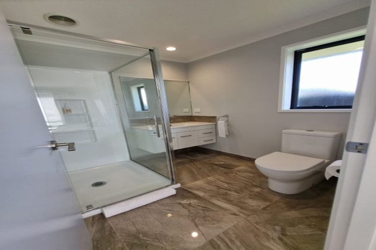 Photo of property in 13 Powhaitere Road, One Tree Point, 0118