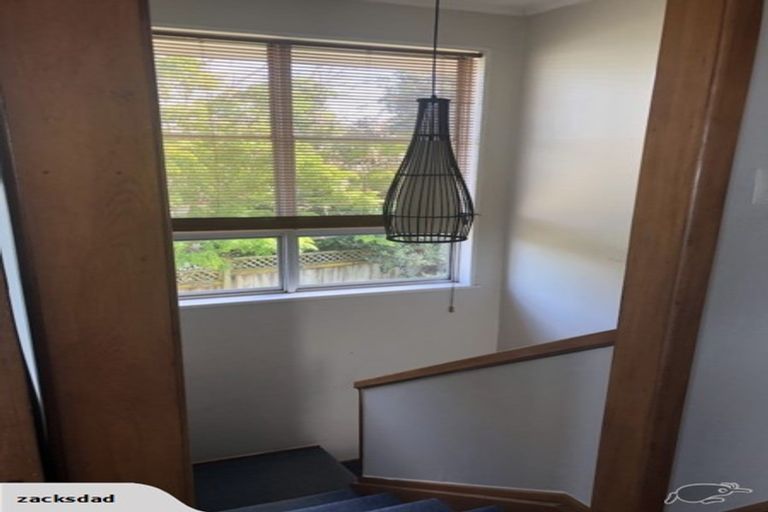 Photo of property in 1 Wakeling Avenue, Te Atatu South, Auckland, 0610