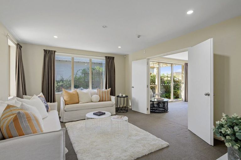 Photo of property in 126 Lincoln Road, Addington, Christchurch, 8024