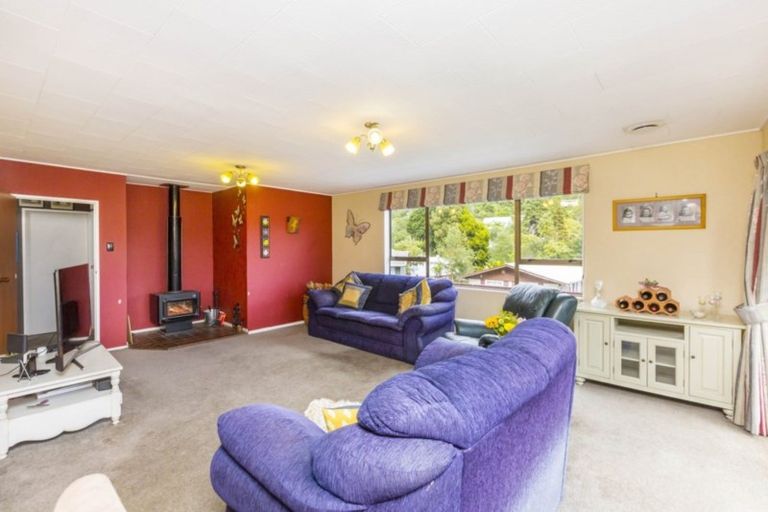 Photo of property in 105b Kamahi Street, Stokes Valley, Lower Hutt, 5019