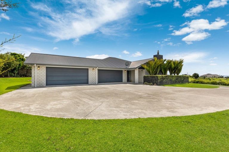 Photo of property in 890 Findlay Road, Pukorokoro / Miranda, Miranda, 2473