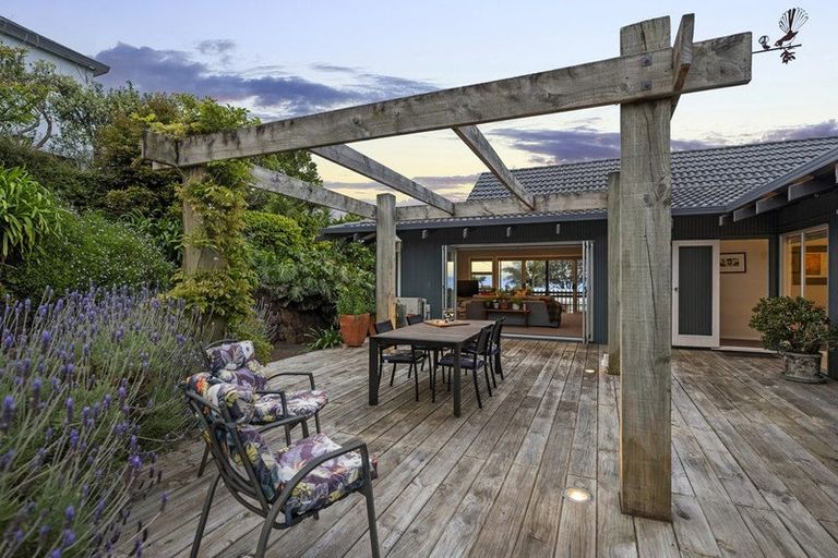 Photo of property in 4 Claude Road, Stanmore Bay, Whangaparaoa, 0932