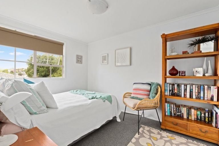 Photo of property in 2/26 Penning Road, Castor Bay, Auckland, 0620