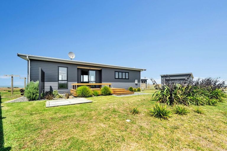 Photo of property in 23 Waipipi Road, Waverley, 4591