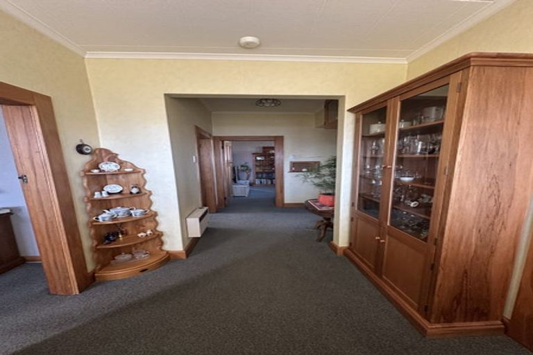 Photo of property in 2 Weraroa Road, Levin, 5510