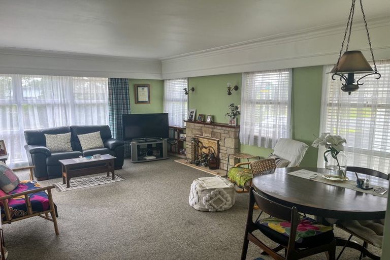 Photo of property in 26 Vanguard Road, Kelston, Auckland, 0602