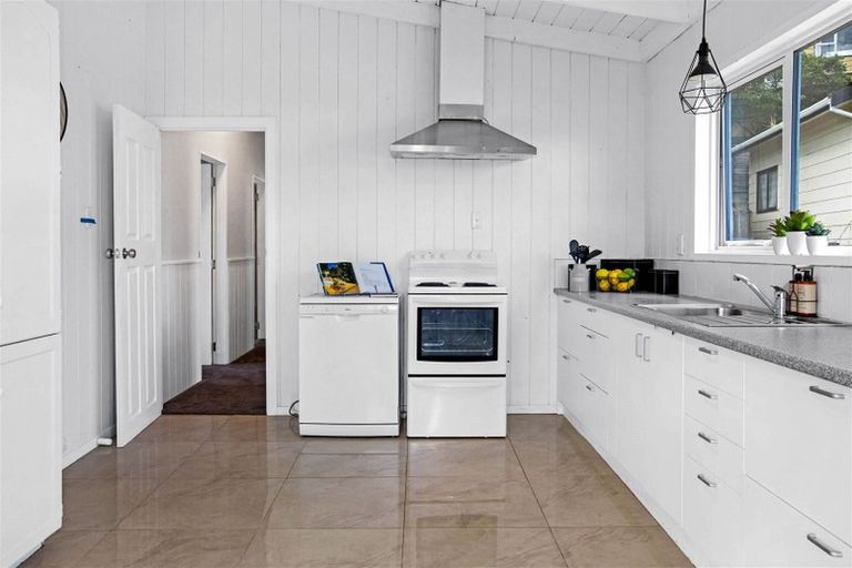 Photo of property in 8 Tatum Way, Johnsonville, Wellington, 6037