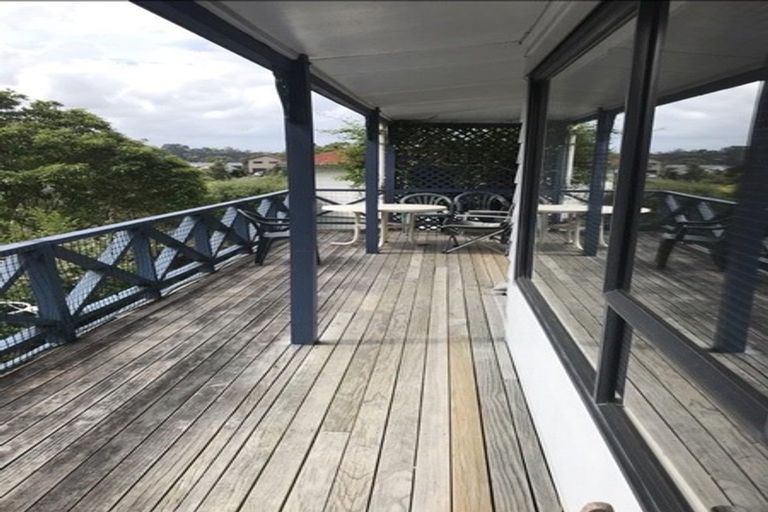 Photo of property in 14 Emery Grove, Bayview, Auckland, 0629