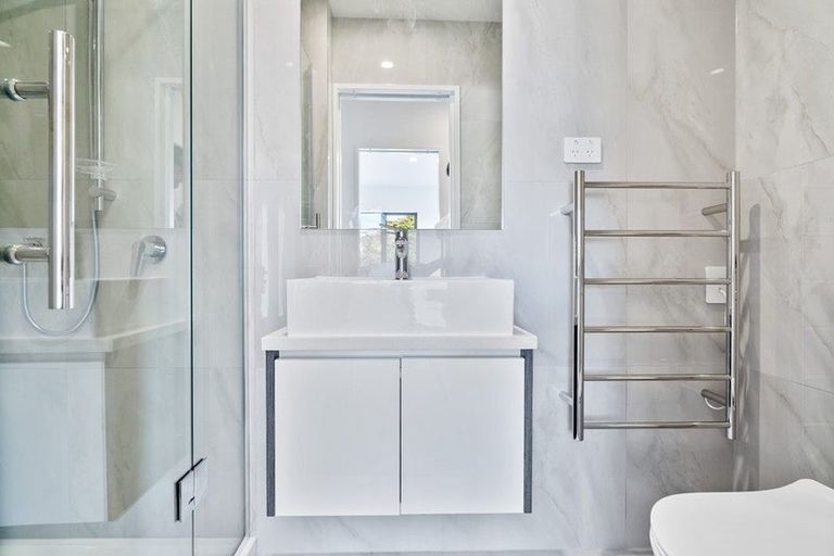 Photo of property in 24a Aurea Avenue, Pakuranga, Auckland, 2010