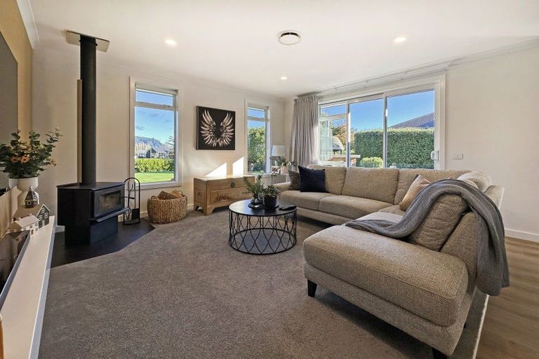 Photo of property in 19 Montgomery Crescent, Kinloch, Taupo, 3377